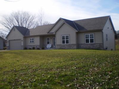 365 Kettle Moraine Dr., Slinger, WI 53086