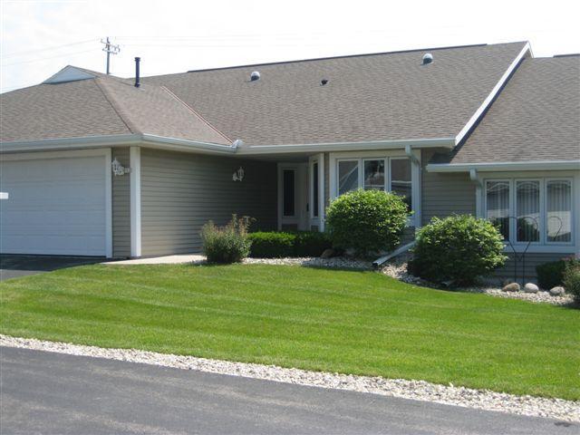 652 Hartford Sq., Hartford, WI 53027