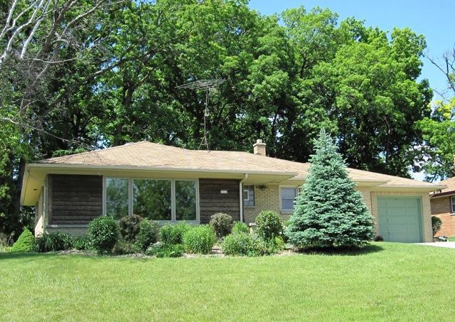 7930 W Allerton Ave., Greenfield, WI 53220