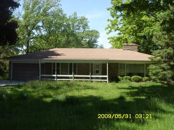 11008 W Ruby Ln., Wauwatosa, WI 53225