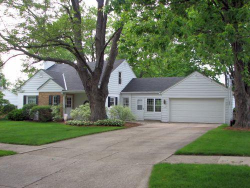 312 Westminster Dr., Waukesha, WI 53186
