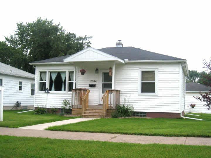 2134 Redfield, La Crosse, WI 54601