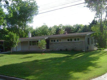 1627 N 119th St., Wauwatosa, WI 53226