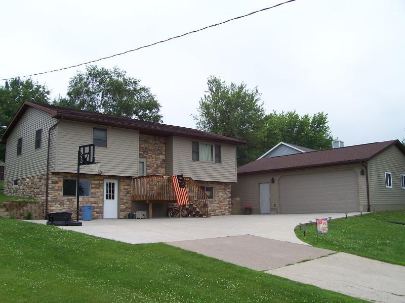 113 Malin, Genoa, WI 54632