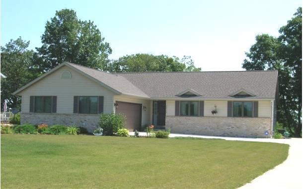 1717 Lakeshore Dr., Cleveland, WI 53015
