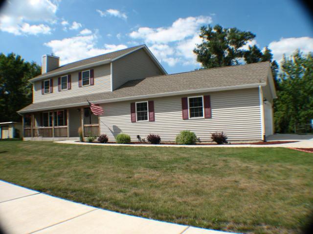 8916 Lori Ln., Sturtevant, WI 53177