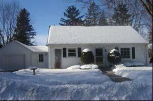 326 Maple St., Oconomowoc, WI 53066