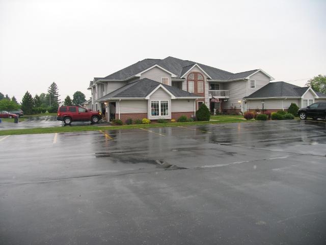 1252 Village Centre Dr #8, Somers, WI 53144