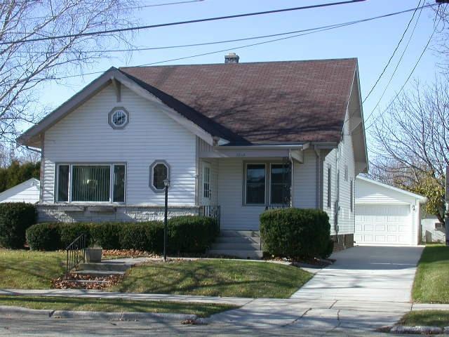 1212 N 11th St., Manitowoc, WI 54220