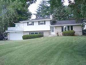 765 Maple Ridge, Brookfield, WI 53045
