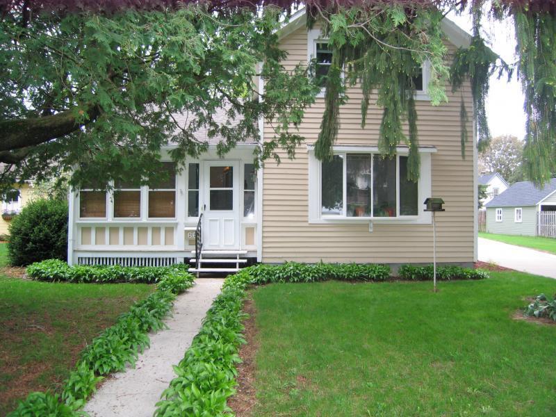 66 S Elm St., Oconomowoc, WI 53066