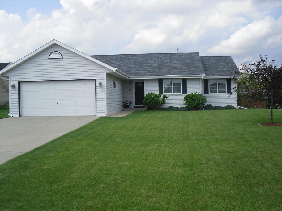 1124 Bluestem Ct., Elkhorn, WI 53121