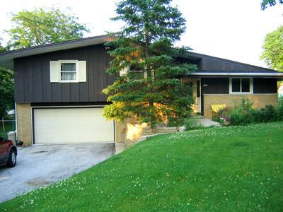 3242 S Ventura Dr., New Berlin, WI 53151