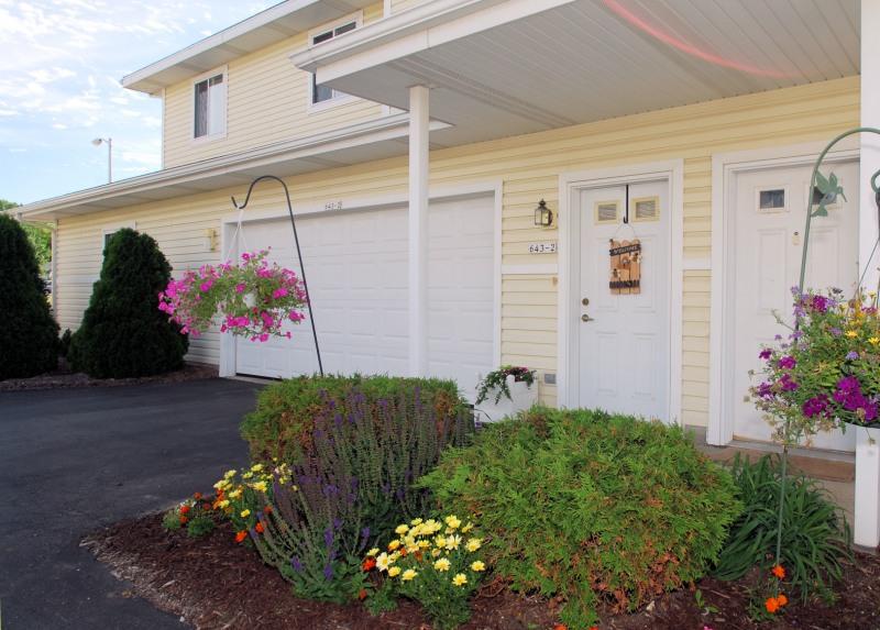 643 Beaus Bay #2, Slinger, WI 53086