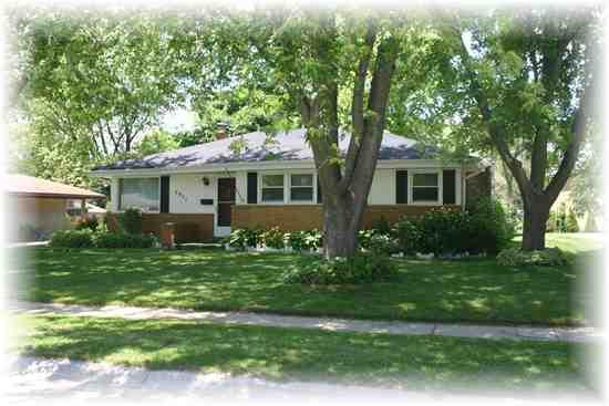 5421 Moorehead Ln., Greendale, WI 53129