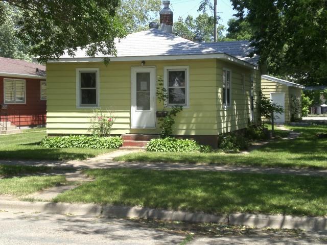 2021 East Ave., La Crosse, WI 54601