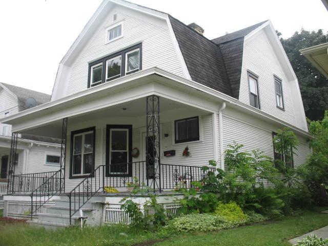 1422 Carlisle Ave, Racine, WI 53404