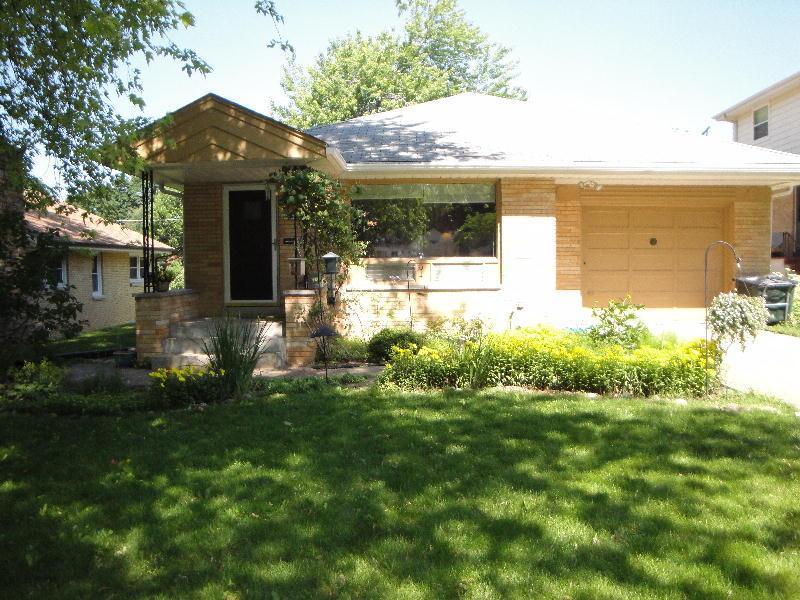 10428 W Hillside Ave., Wauwatosa, WI 53222