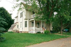 6329 Nabob Dr, West Bend, WI 53095