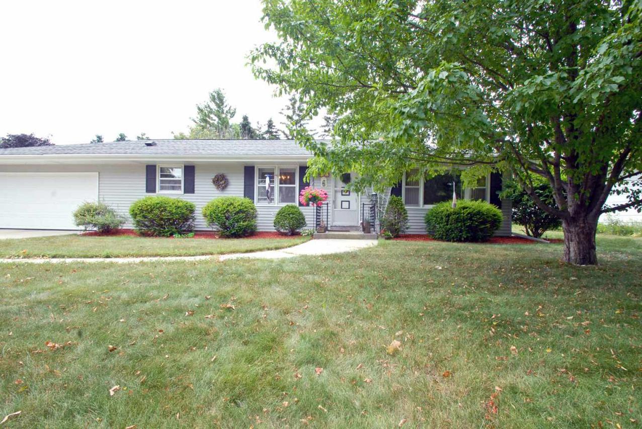 937 Redwood, West Bend, WI 53095