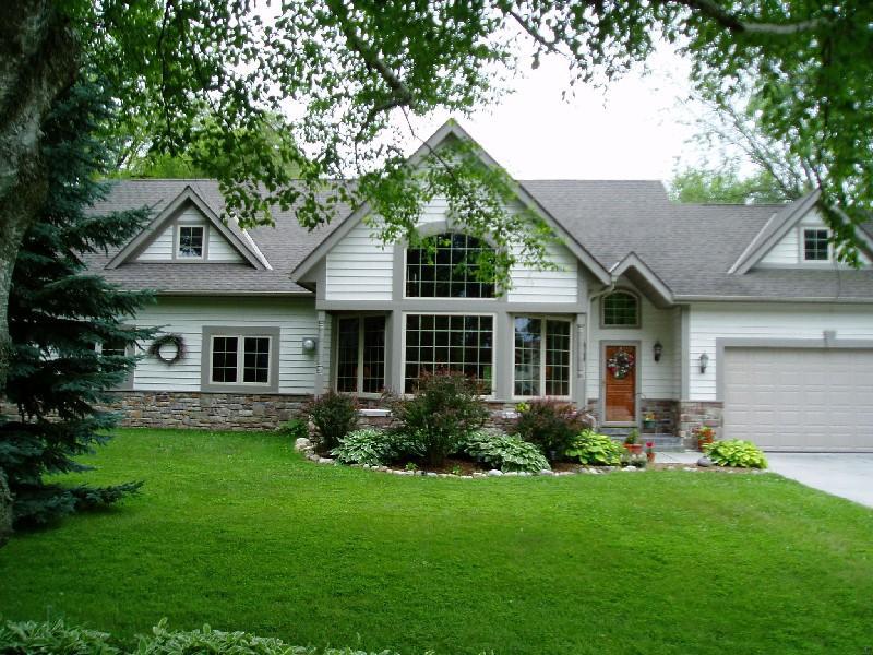 723 W Mequon Rd, Mequon, WI 53092