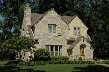 4841 N Woodruff Ave, Whitefish Bay, WI 53217