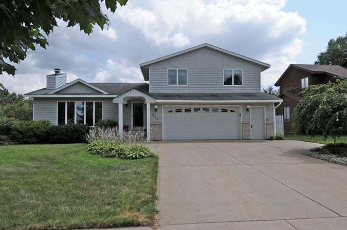 626 Westwood Dr., Onalaska, WI 54650