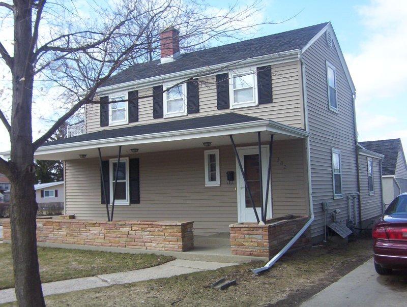 302 E Kilbourn Ave, West Bend, WI 53095