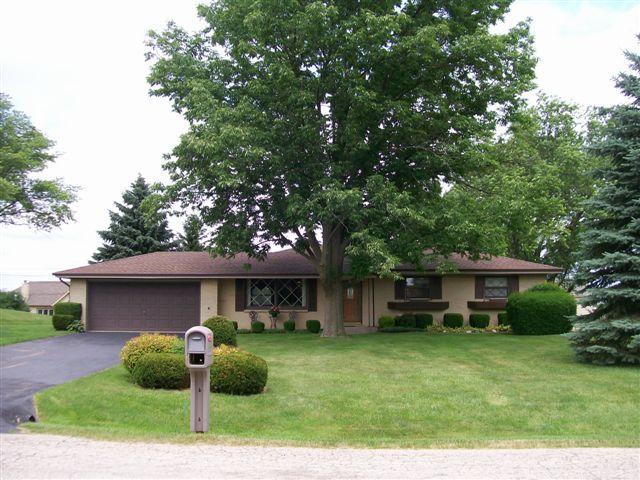 12126 W Chapman Ave., Greenfield, WI 53228