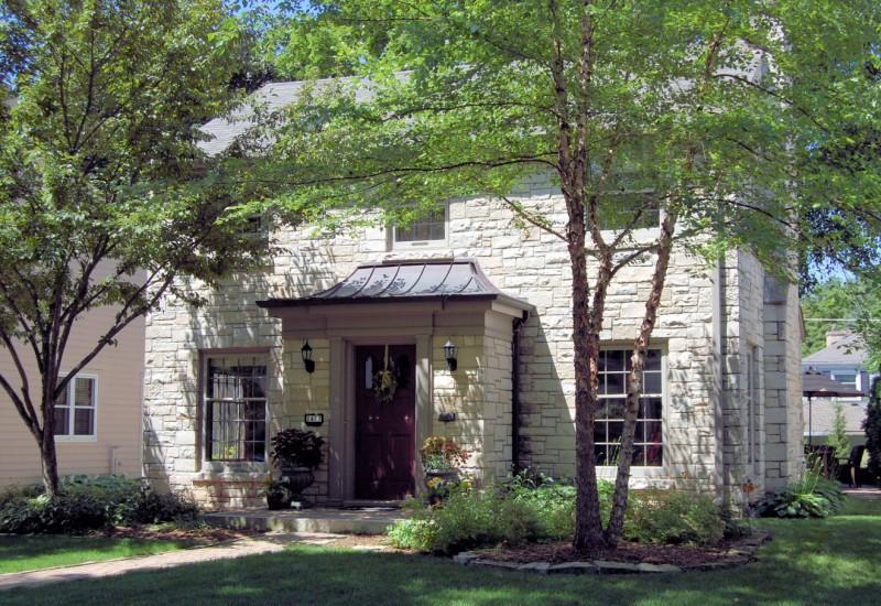 2477 N 96th, Wauwatosa, WI 53226