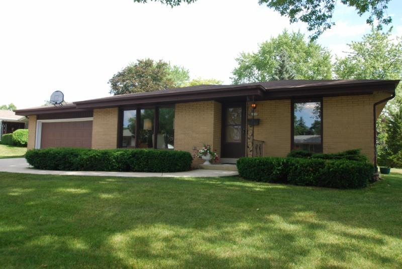 5455 Leroy Ln., Greendale, WI 53129