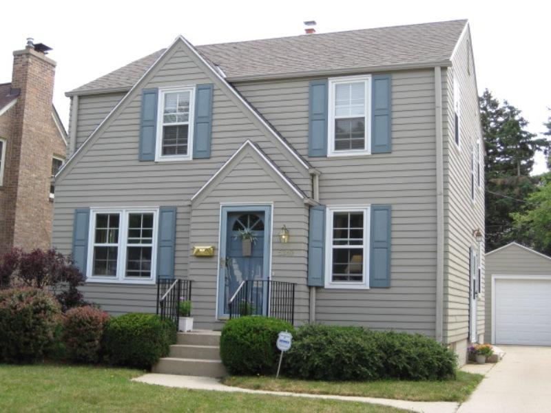 5340 N Kent Ave, Whitefish Bay, WI 53217