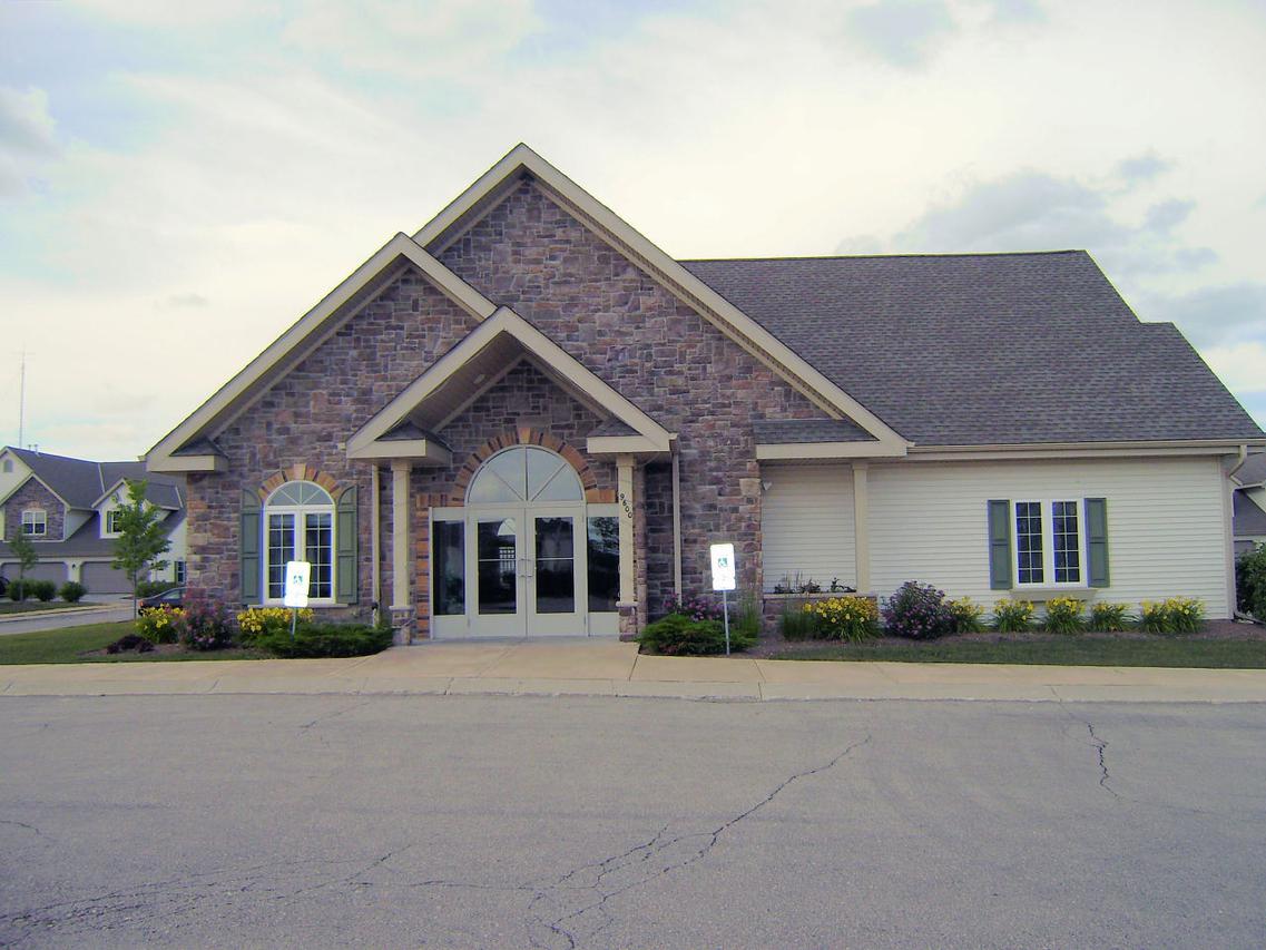 975 Bedford Ct. #101, Sturtevant, WI 53406