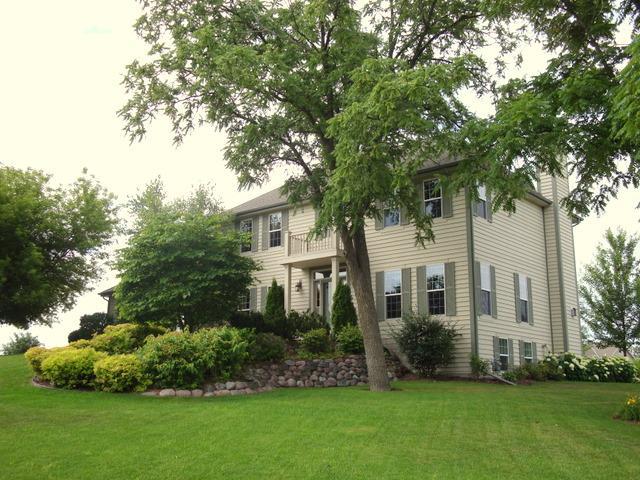 N29W26151 Coachman Dr, Pewaukee, WI 53072