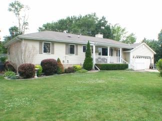 415 W Fifth St., Oconomowoc, WI 53066