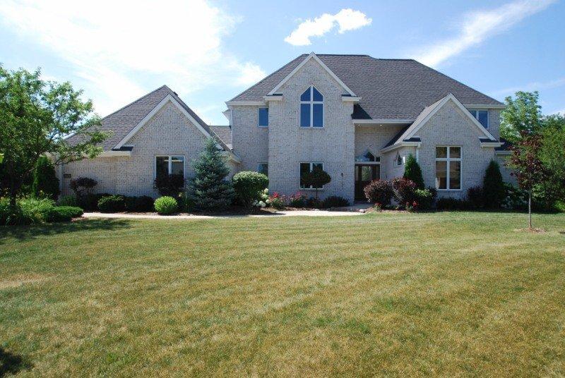 16600 Prairie Ct., Brookfield, WI 53005