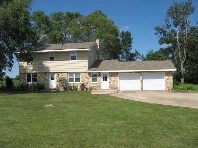 W365N7190 Mcmahon Rd., Oconomowoc, WI 53066
