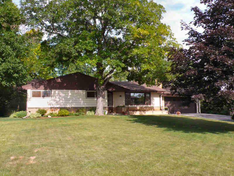 3574 S 109th St., Greenfield, WI 53228