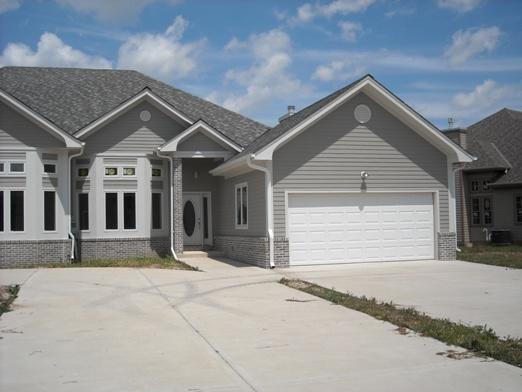 9056 S Cordgrass Cir West #B, Franklin, WI 53132