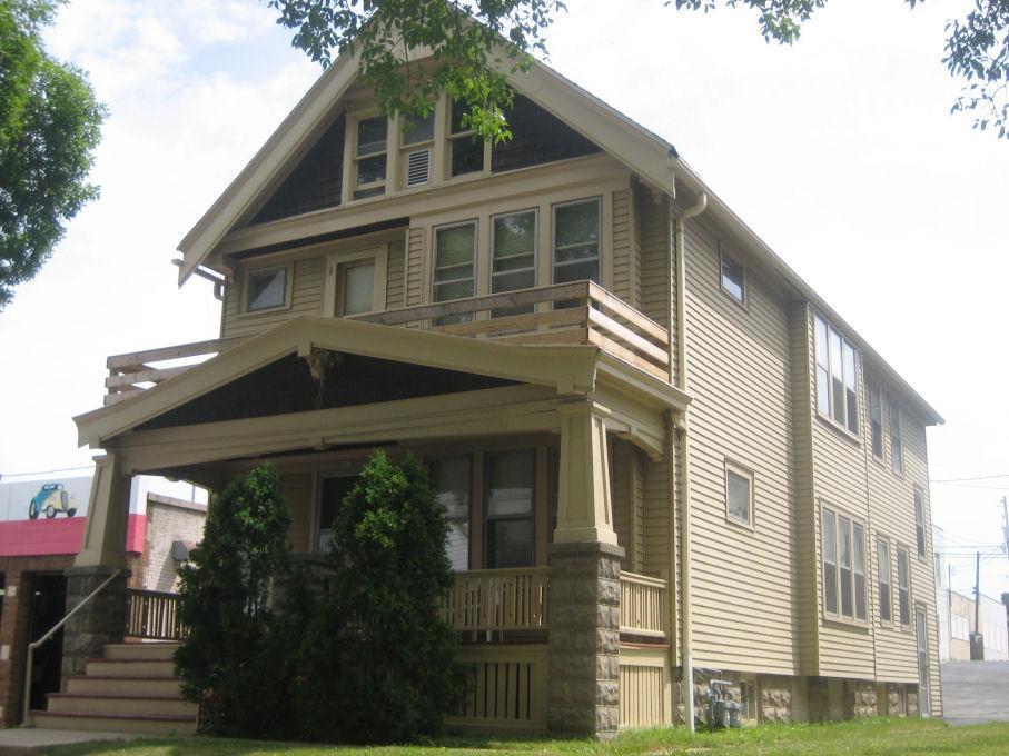 962 N 37th St #964, Milwaukee, WI 53208