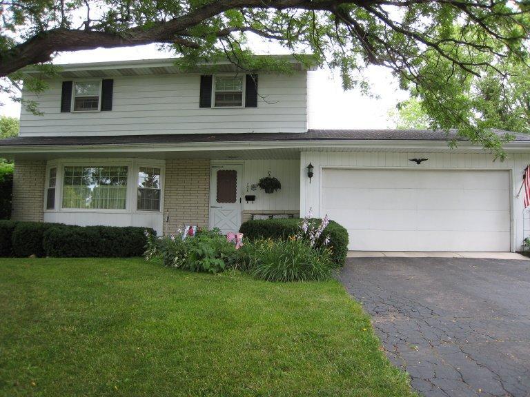 208 Westlawn Ave., Elkhorn, WI 53121