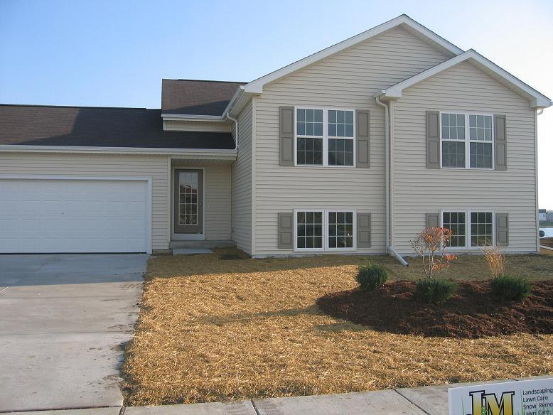220 Brookstone Dr, Lake Mills, WI 53551