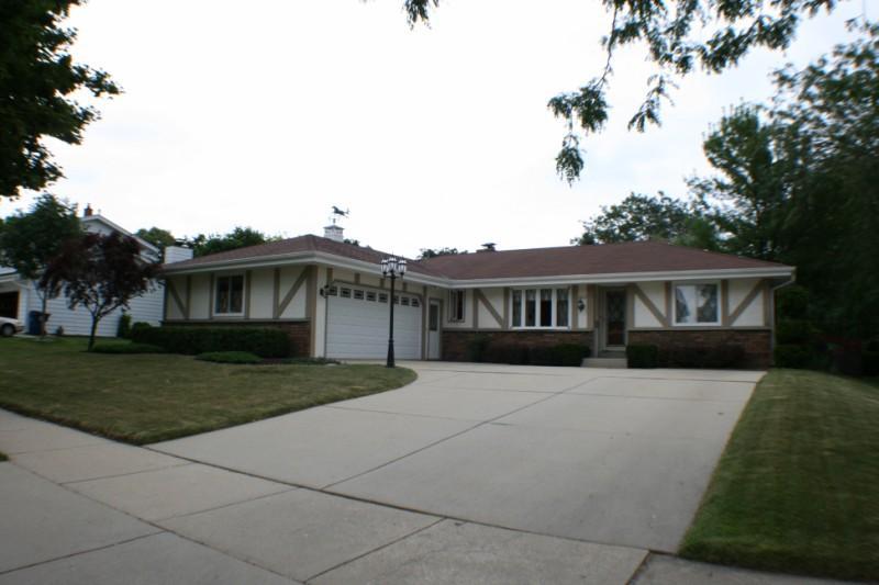 6810 S Juniper Dr., Oak Creek, WI 53154