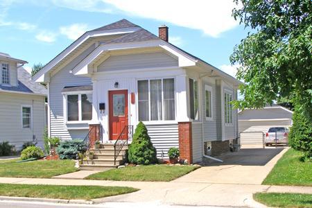 1216 Wolff St, Racine, WI 53402