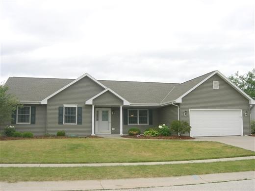 681 Park View Dr., Oconomowoc, WI 53066