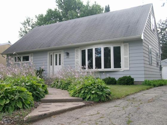 2102 S 31st St, La Crosse, WI 54601