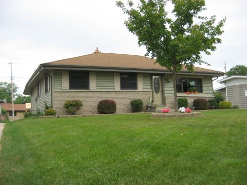 724 Edgewood Ave., South Milwaukee, WI 53172