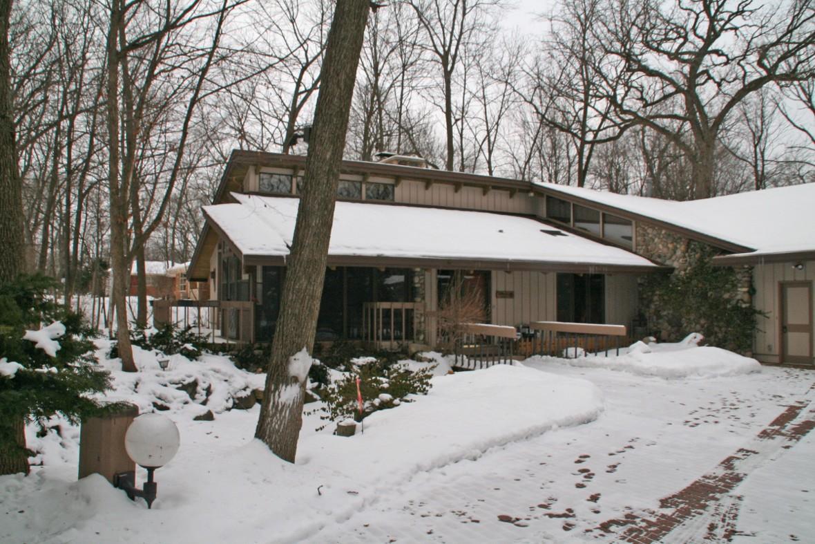 11840 W Parkview Ln., Hales Corners, WI 53130