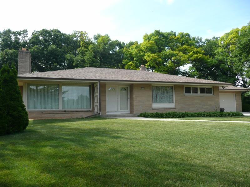 16960 Willow Ridge Ln., Brookfield, WI 53005