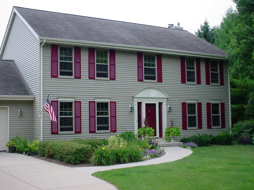 10729 Crestview, Cedarburg, WI 53012